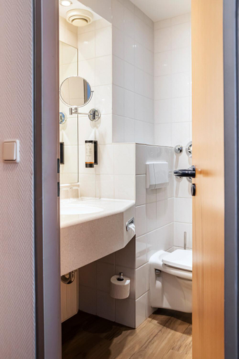 Bathroom 4, ACHAT Premium Dresden, Dresden