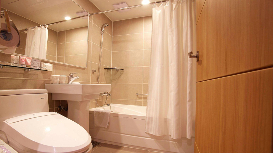 Bathroom 4, Hotel Skypark Central Myeongdong, Jung