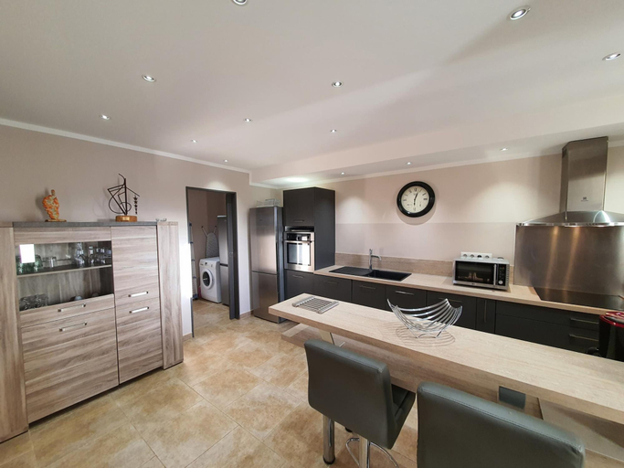 Room 3, T3 Piscine Avec Jardin Proche St-florent, Haute-Corse