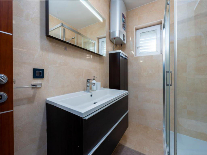 Bathroom 3, Apartments Meri  Karla - Two Bedroom Apartment with Balcony and Bridge View, Dubrovnik