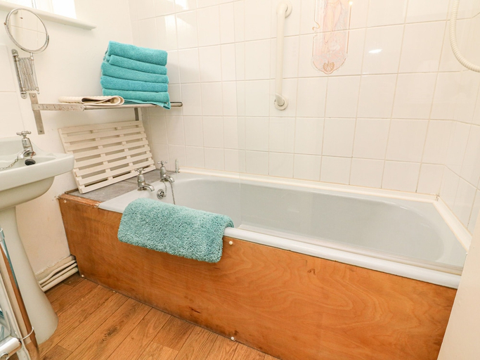 Bathroom, The Retreat, Devon