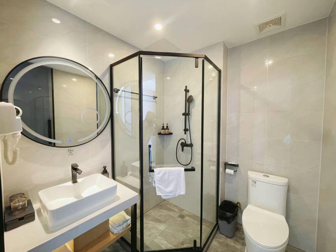 Bathroom 3, GreenTree Inn Express Qingdao Jiaodong International Airport, Qingdao