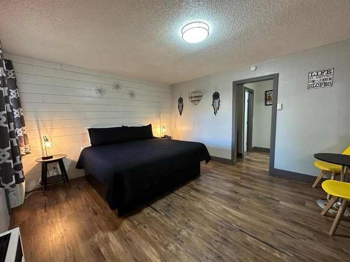 Bedroom 3, Lake Ridge Hotel, El Dorado