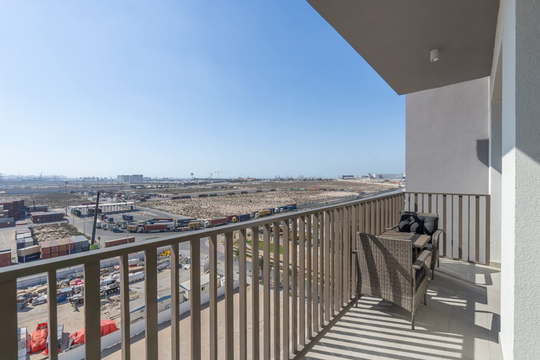 Room 2, Modern and Peaceful 2 Bedroom in Amber by Azizi, Dubai