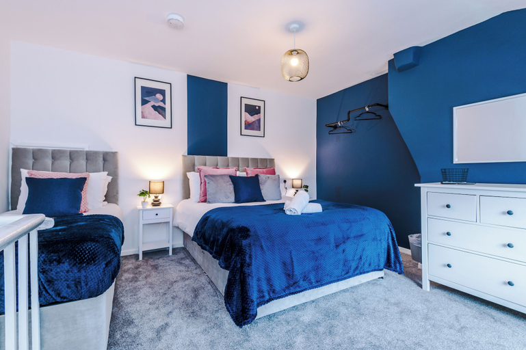 Room 3, 2 Droylsden Road, Tameside
