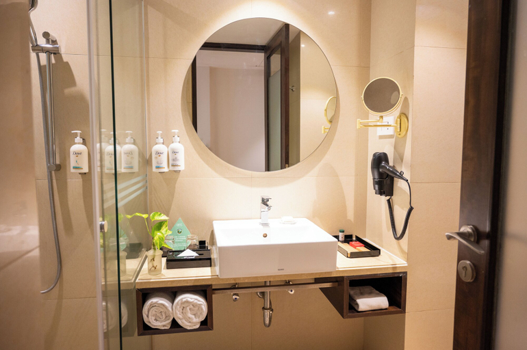 Bathroom 4, Grand Kakinada by GRT Hotels, East Godavari