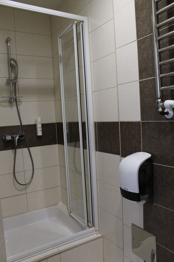 Bathroom 5, Hotel Diplomat, Zagreb