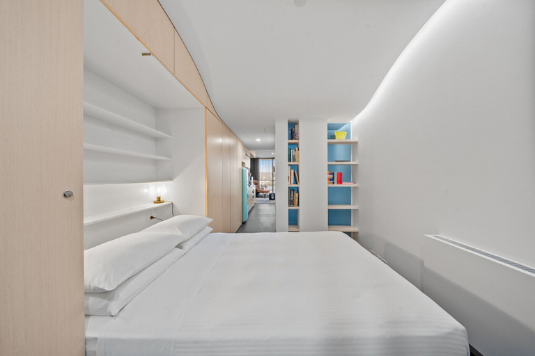Room 4, Stylish Studio in Acton With Stunning Water Views, Canberra