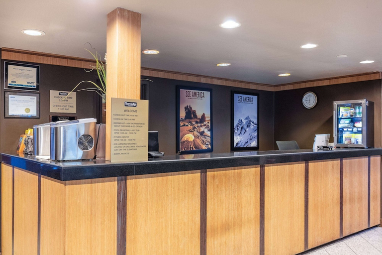 Public Area, Travelodge by Wyndham Seattle By The Space Needle, Seattle
