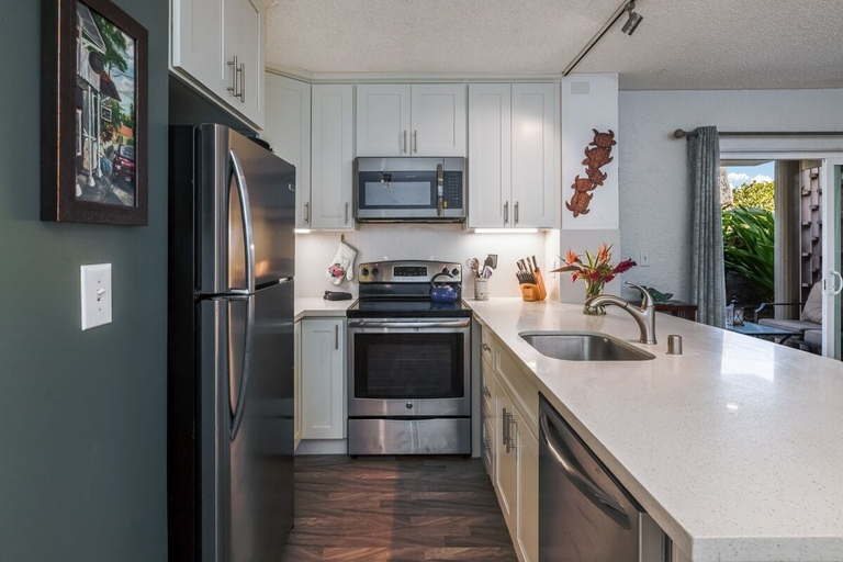 Private kitchen 4, Alii Villas #109 1 Bedroom Condo, Hawaii
