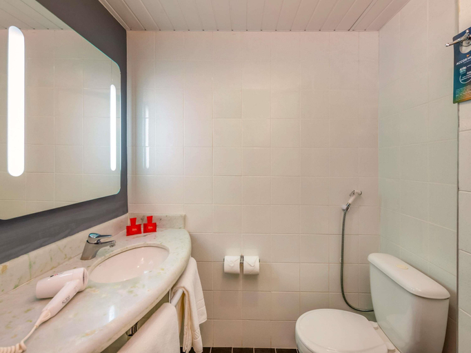Bathroom 5, ibis Paulinia, Paulínia