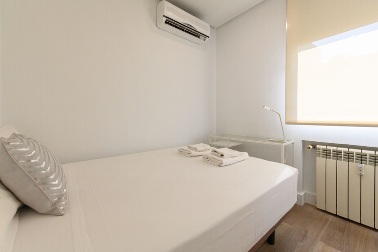 Room 2, M Ore365 Encantador Piso de 2 Dormitorios con v, Madrid
