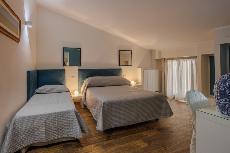 Bedroom 3, Hotel Alassio, Pistoia