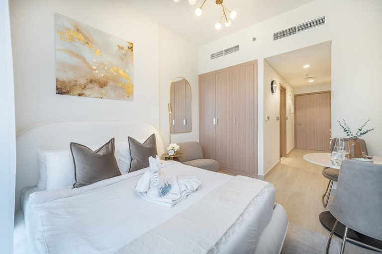 Room 4, Serene Studio Apartment at Azizi Riviera Near to Burj Khalifa, Dubai