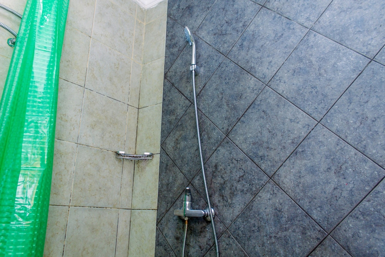 Bathroom 5, Nice And Comfort Studio At Great Western Resort Apartment, Tangerang