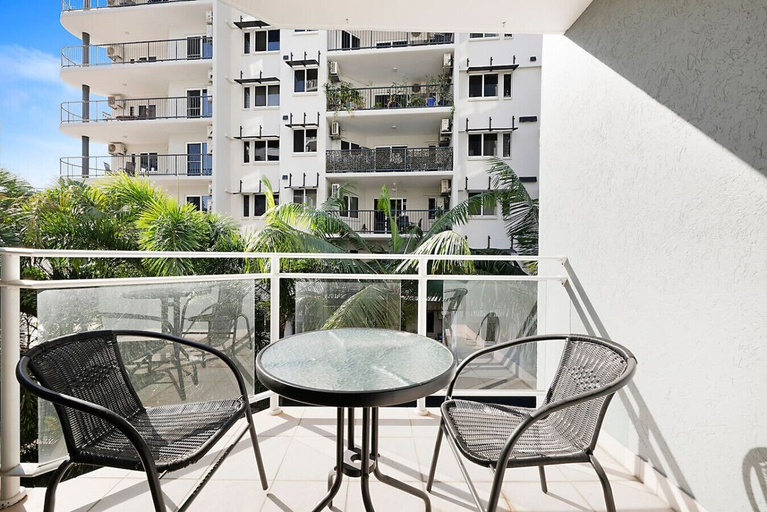 Room 4, Zen Ocean Crest Pool - Gym - Balcony - BBQ, Darwin
