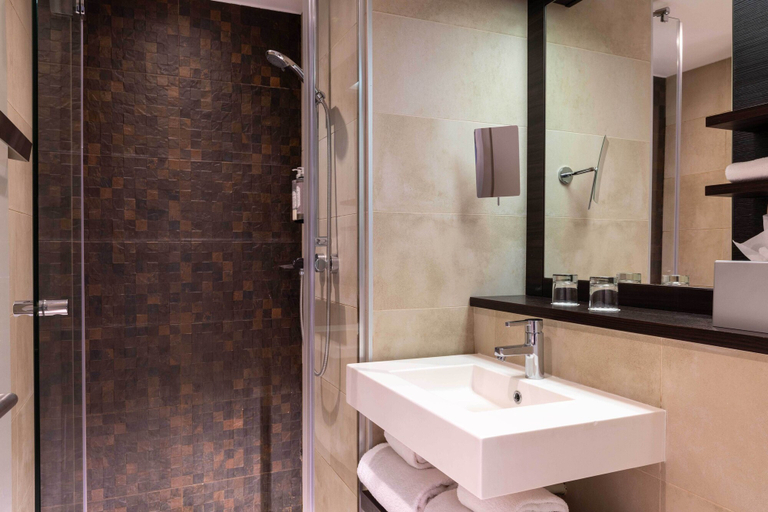 Bathroom 5, Villa Saxe Eiffel, Paris