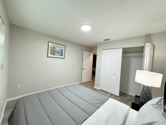 Room 5, Home Near Clearwater Beach, Pinellas