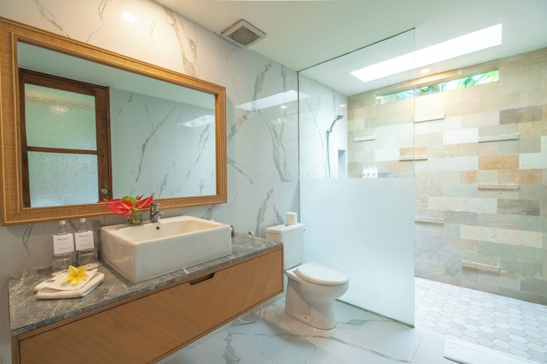 Bathroom 5, Swiss-Belvillas Umalas, Badung