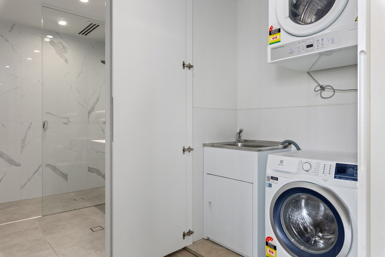Interior 3, Luxe 2-bed: Modern Interiors, Balcony & BBQ Area, Sydney