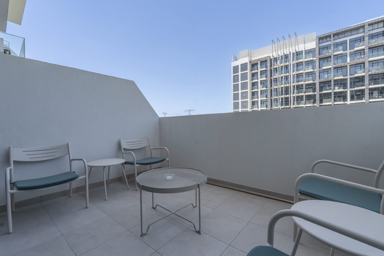 Room 2, Stylish Studio Retreat in Riviera 33 Near Downtown, Dubai