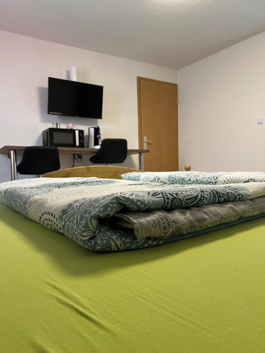 Room 2, Apartments & Zimmer, Düren
