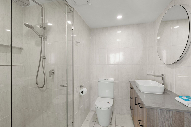 Bathroom 5, Grand Palais Boolarong Beachside Resort, Maroochy - Mooloolaba