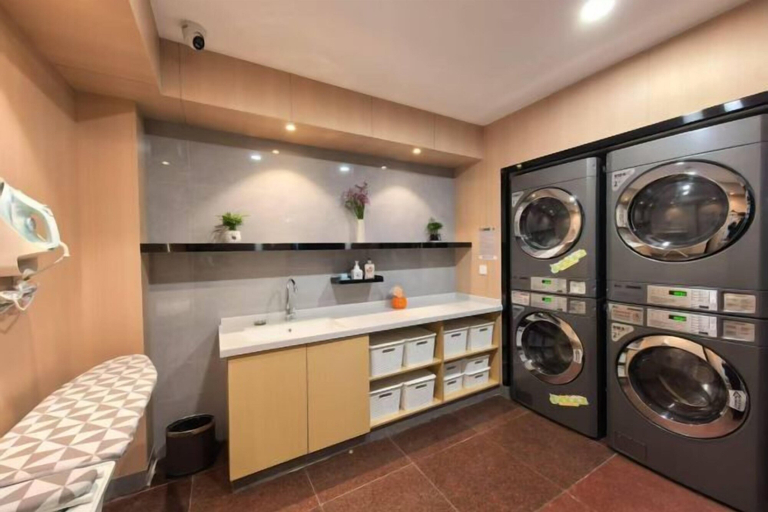 Bathroom, NEW OVERSEAS CHINESE HOTEL, Zhoushan