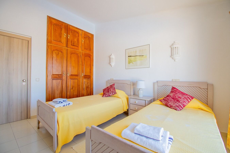 Room 3, 65 Vale do Milho in Carvoeiro, Lagoa