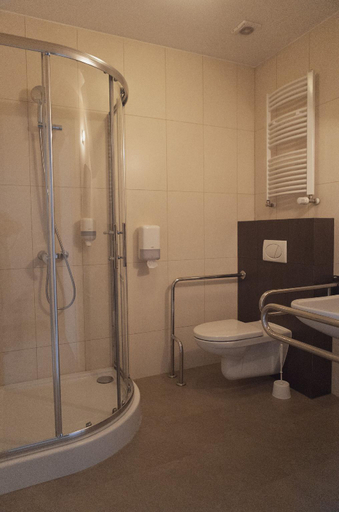 Bathroom 3, Prudentia Hotels Adler, Wieruszów