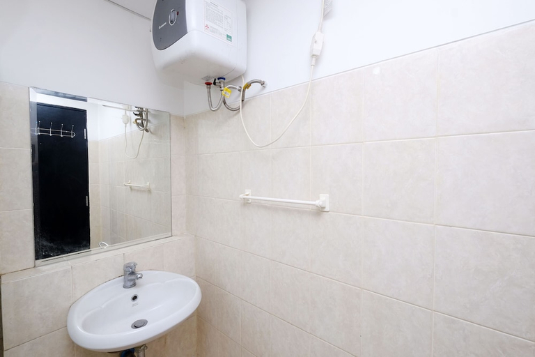 Bathroom 4, Nice And Elegant 1Br At The Wave Kuningan Apartment, Jakarta Selatan