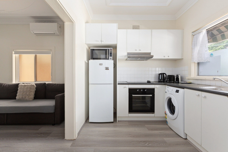 Private kitchen 4, 2-Bed Apartment Near Manly Beach, Sydney