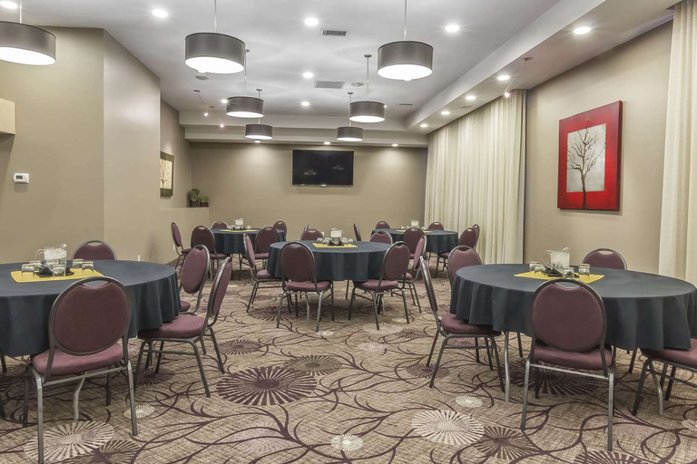 Food & Drinks 4, Quality Inn and Suites Saskatoon, Division No. 11