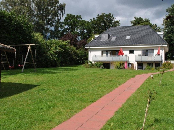 2, Ostseenest Steilkuste, directly by the sea, Apartment 2 Silbermowe, Plön