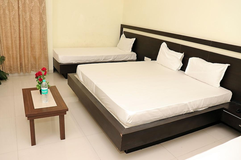 Bedroom 2, HOTEL CASA GREEN, Ahmadnagar