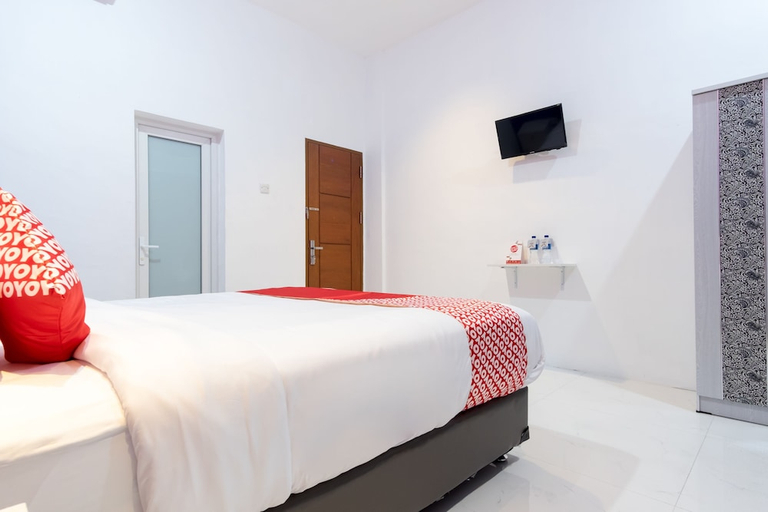Bedroom 2, Hotel O Royal Guest House, Medan