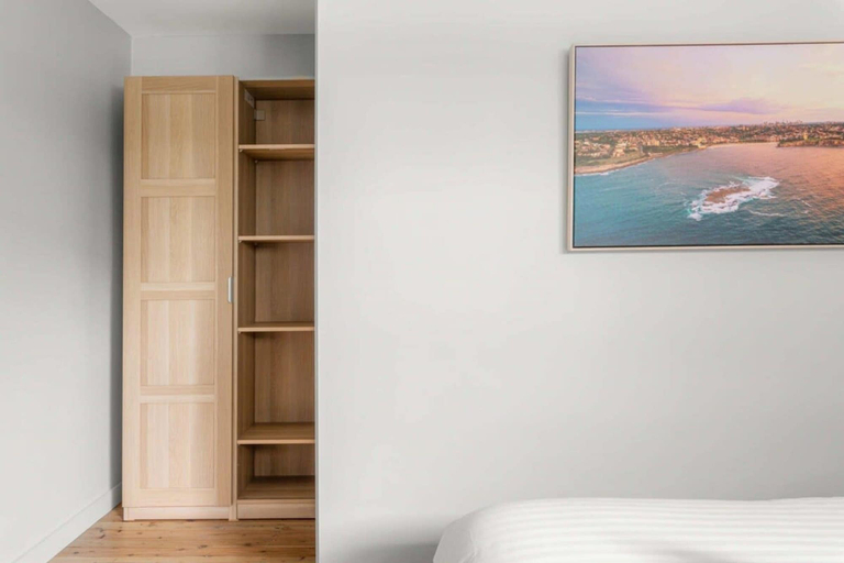Room 2, Modern 1-bed Pad Minutes Away From Beach, Sydney