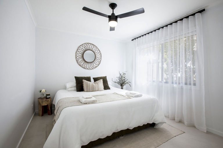 Room 3, Coastal 2-bed Apartment With Courtyard, Gold Coast