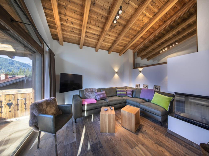 3, Luxury Chalet with Ski Access, Zell am See