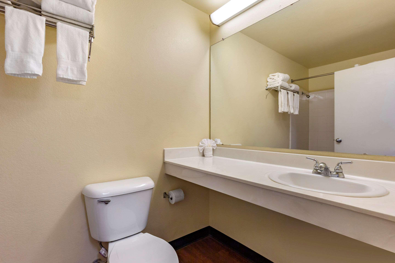 Bathroom 5, Suburban Studios Albuquerque Uptown, Bernalillo