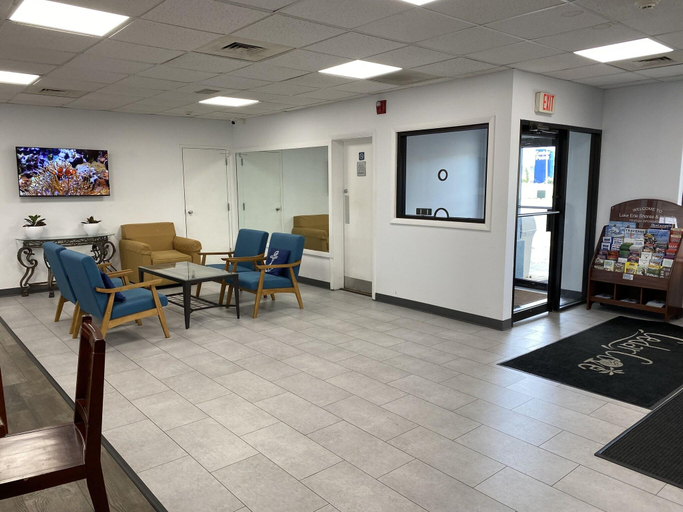 Public Area 3, Cedar Cove, Erie
