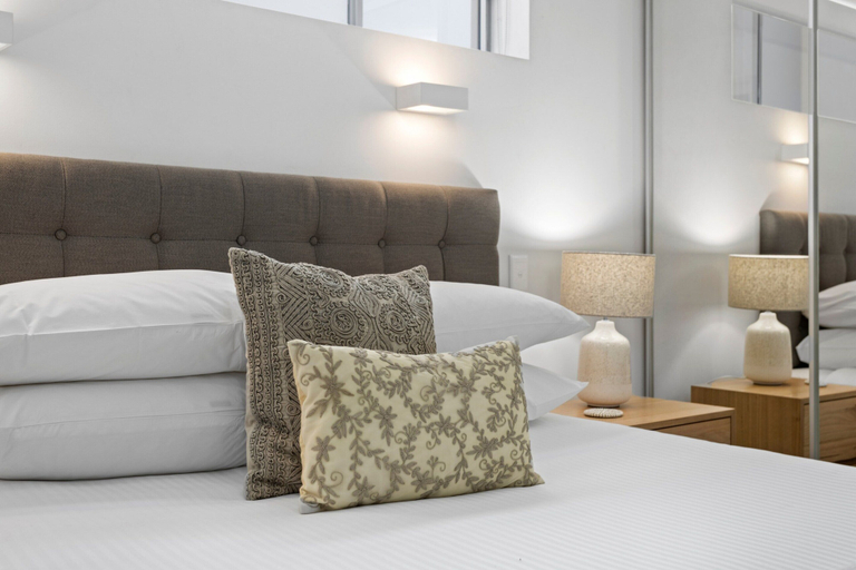 Room 5, Chic 2-Bed Apartment & 5 minutes walk to QPAC, Brisbane