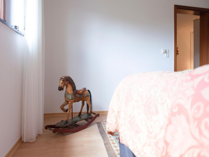 Bedroom 2, Sonnige Wohnung in Bad Driburg mit Garten, Höxter