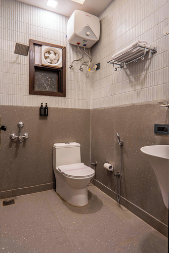 Bathroom 5, Urban Oasis, Delhi
