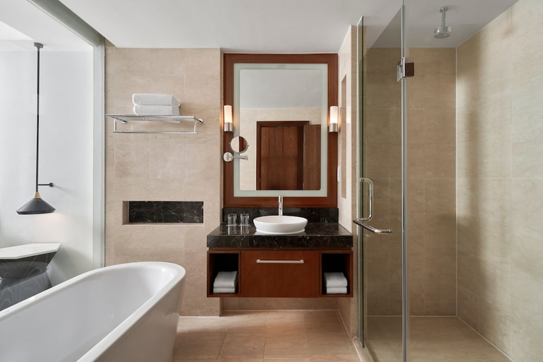 Bathroom 5, Sheraton Hanoi West, Từ Liêm