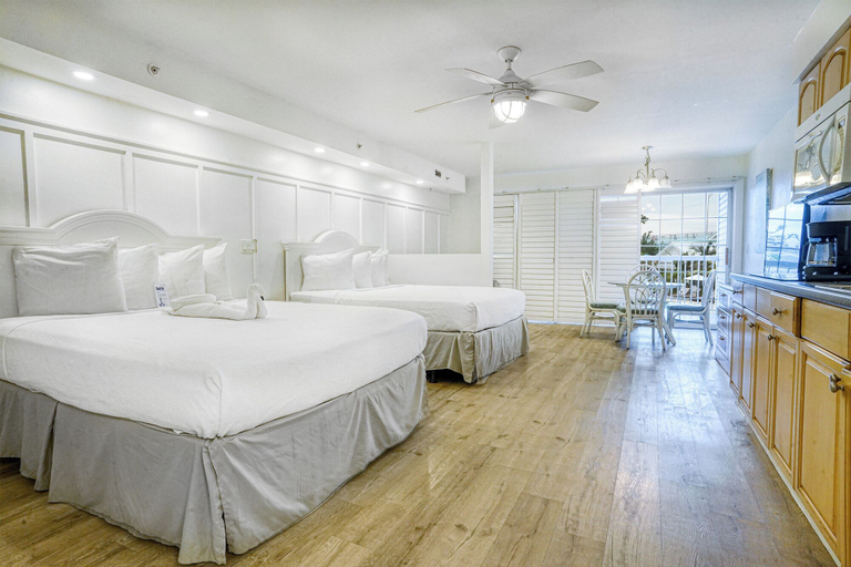 Bedroom 4, The Lighthouse Resort Inn & Suites, Lee
