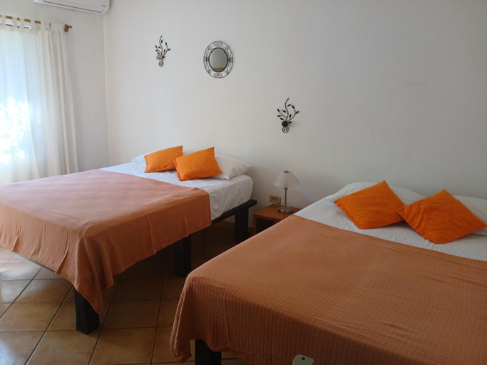 Bedroom 3, Hotel Laguna del Cocodrilo, Santa Cruz