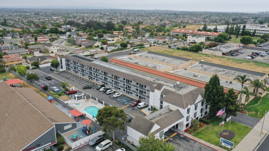 Others 5, Best Western Surf City, Orange