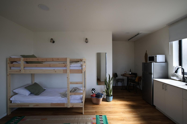 Room 3, Sun Circle