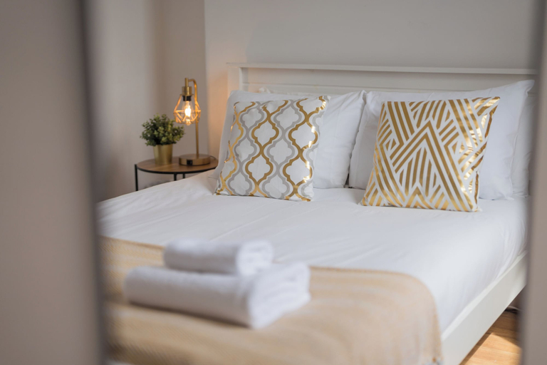 Room 5, 3 Bed Flat - Sleeps 6 - Parking - Wifi, Birmingham